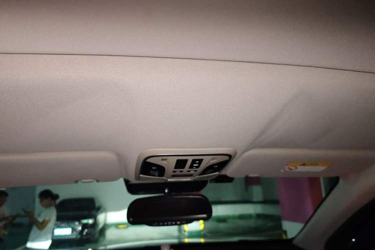 Used Wey VV5 2017 2.0T Flagship Edition Headliner