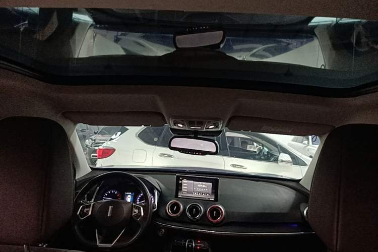 Used Wey VV5 2017 2.0T Ultra-Luxury Version Headliner