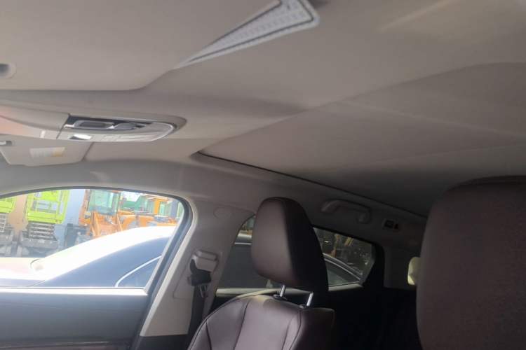Used Wey VV5 2017 2.0T Flagship Edition Headliner