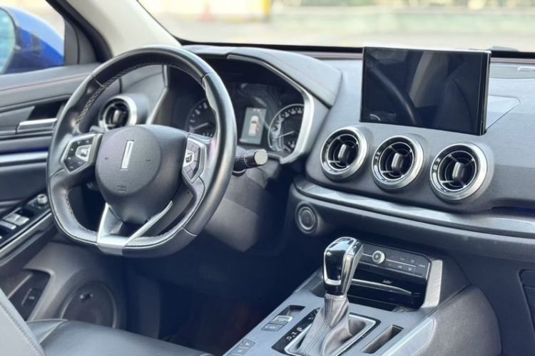 Used Wey VV5 2017 2.0T Ultra-Luxury Version Interior 1