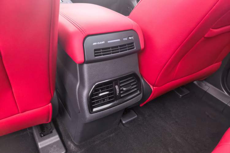 Used Wey VV5 2017 2.0T Ultra-Luxury Version Interior 1