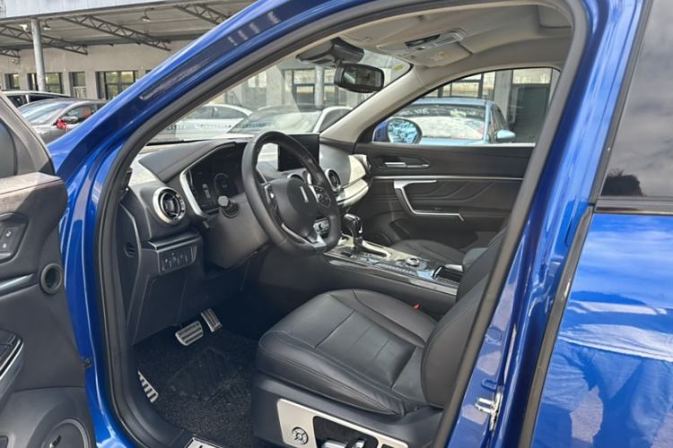 Used Wey VV5 2017 2.0T Flagship Edition Interior 3