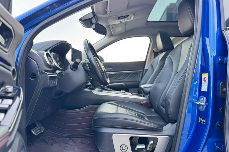Used Wey VV5 2017 2.0T Ultra-Luxury Version Interior 3