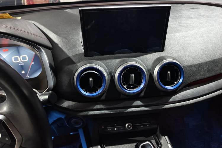 Used Wey VV5 2017 2.0T Flagship Edition Interior 3
