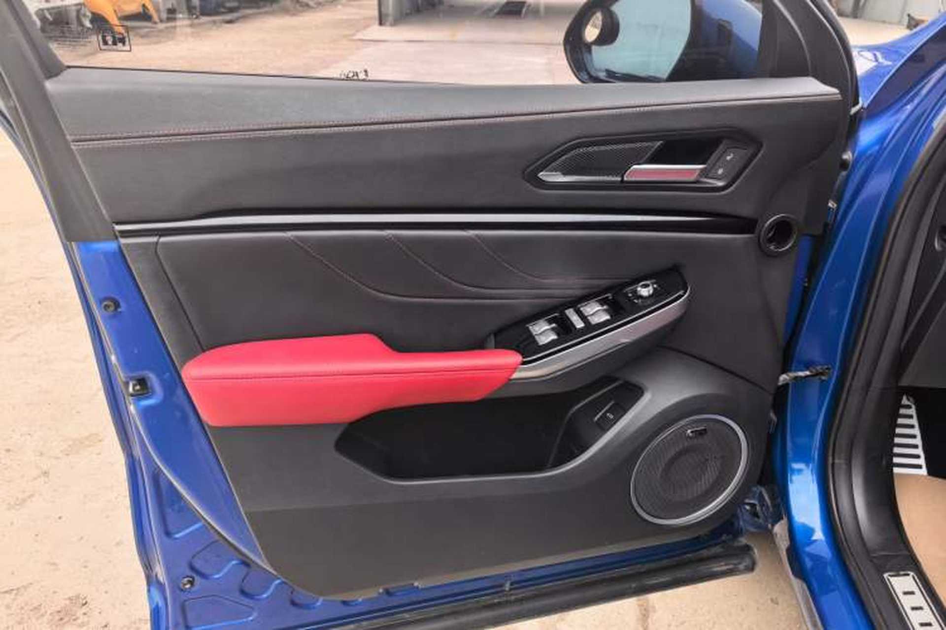 Used Wey VV5 2017 2.0T Ultra-Luxury Version Interior 4