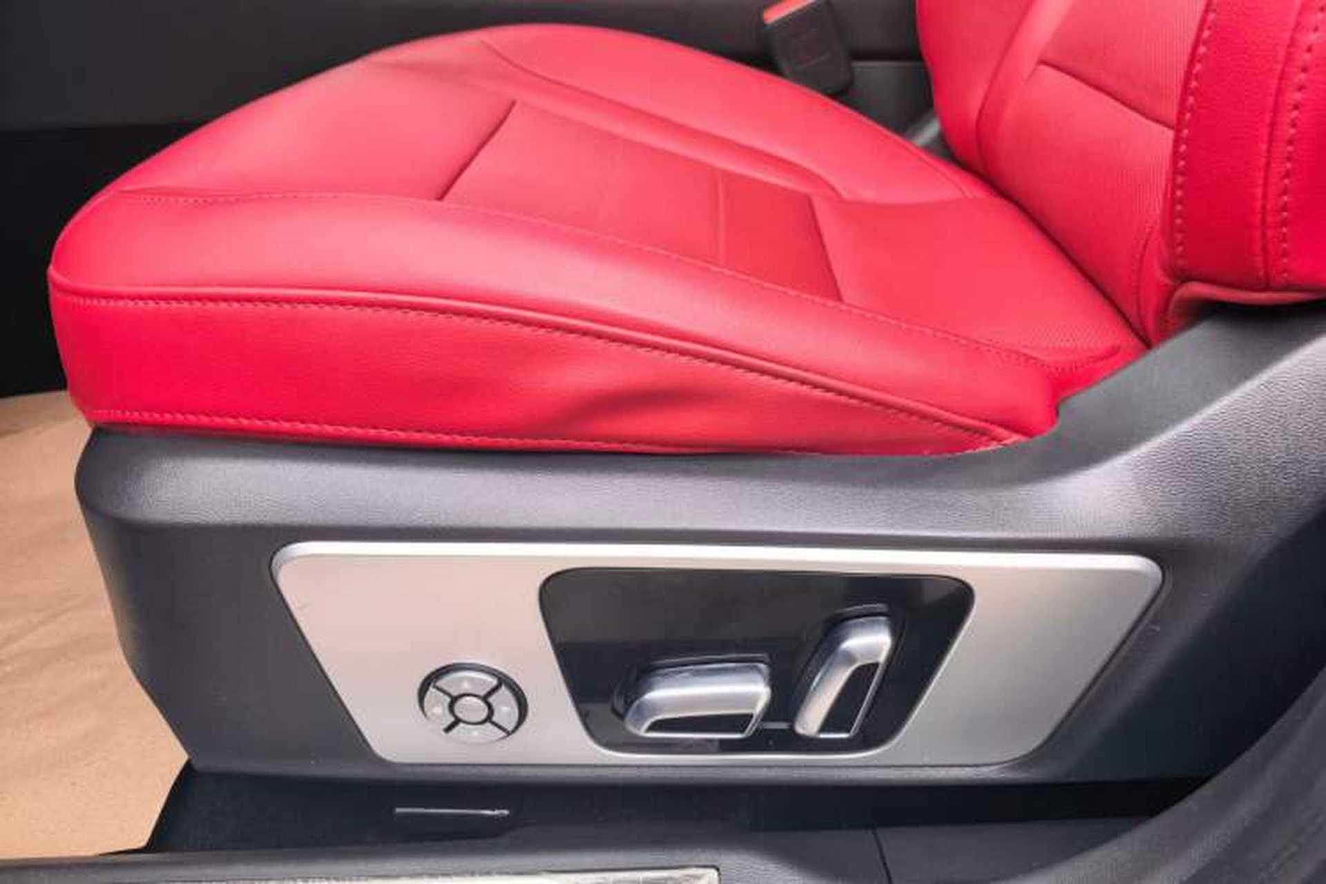 Used Wey VV5 2017 2.0T Ultra-Luxury Version Interior 6