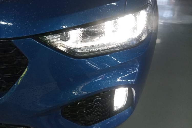 Used Wey VV5 2017 2.0T Flagship Edition Left Front Headlight