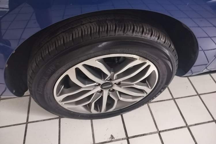 Used Wey VV5 2017 2.0T Ultra-Luxury Version Left Front Wheel Hub