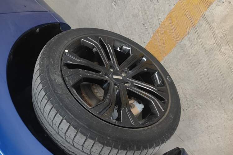 Used Wey VV5 2017 2.0T Flagship Edition Left Front Wheel Hub