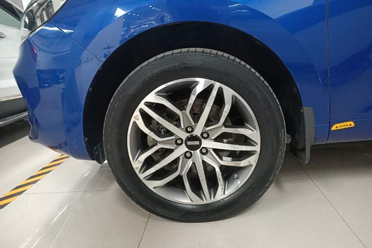 Used Wey VV5 2017 2.0T Ultra-Luxury Version Left Front Wheel Hub