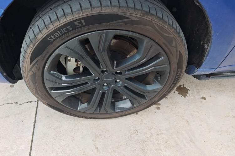 Used Wey VV5 2017 2.0T Flagship Edition Left Front Wheel Hub