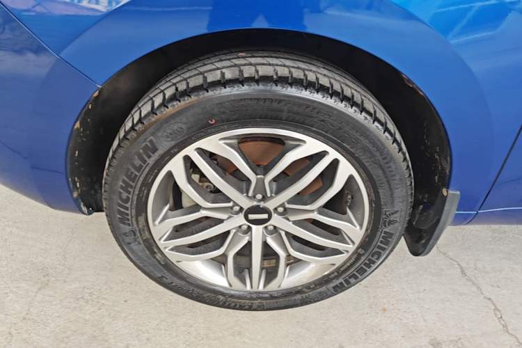 Used Wey VV5 2017 2.0T Ultra-Luxury Version Left Front Wheel Hub