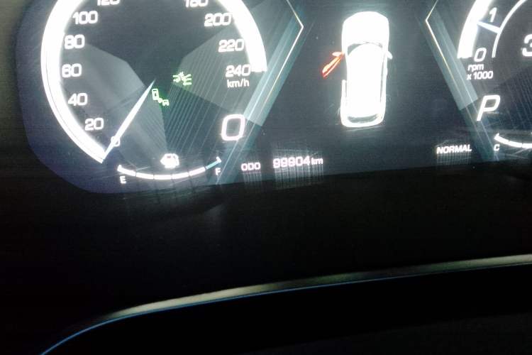 Used Wey VV5 2017 2.0T Flagship Edition Odometer Close Up