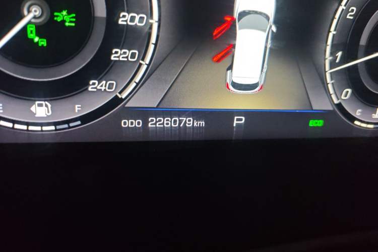 Used Wey VV5 2017 2.0T Ultra-Luxury Version Odometer Close Up