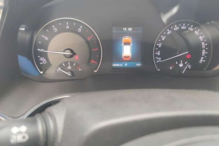Used Wey VV5 2017 2.0T Ultra-Luxury Version Odometer Close Up