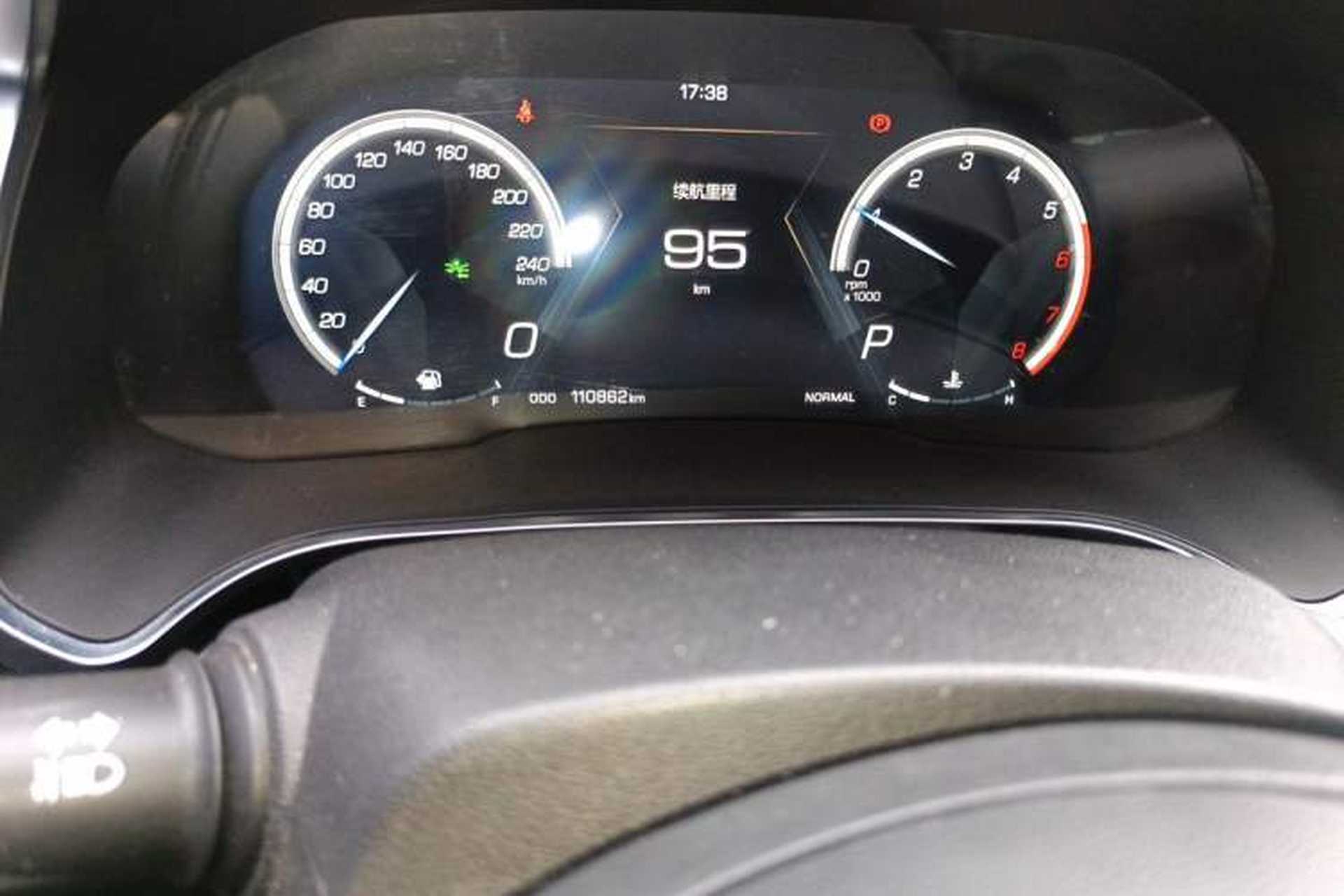 Used Wey VV5 2017 2.0T Flagship Edition Odometer Close Up