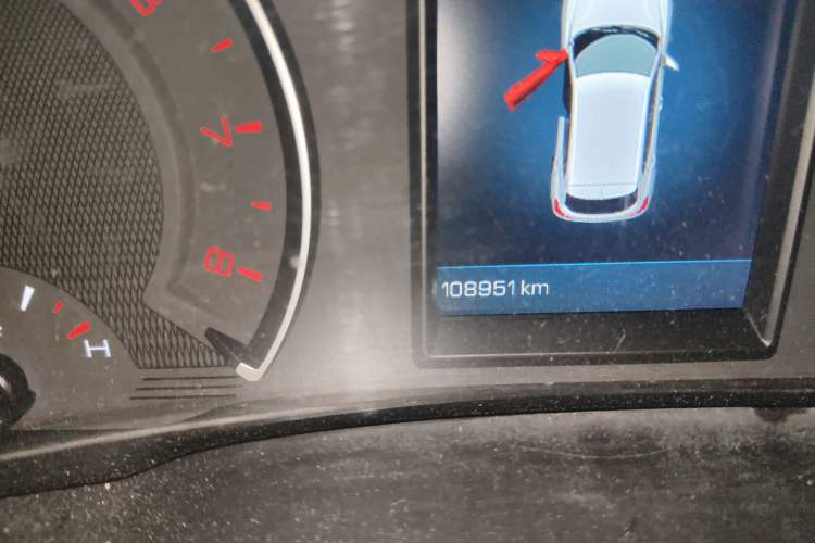 Used Wey VV5 2017 2.0T Ultra-Luxury Version Odometer Close Up
