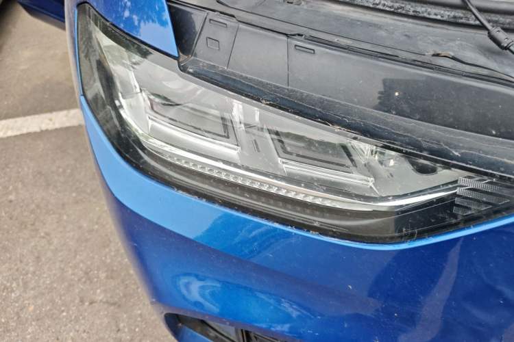 Used Wey VV5 2017 2.0T Flagship Edition Right Front Headlight