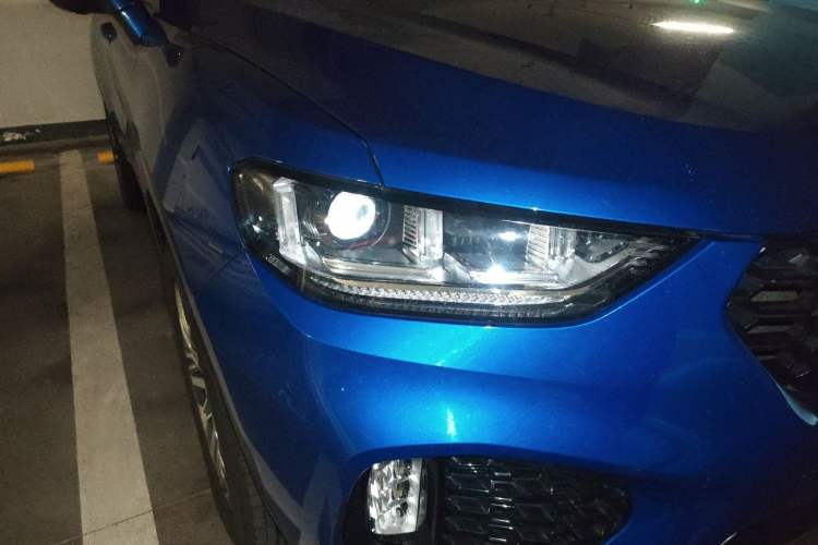 Used Wey VV5 2017 2.0T Ultra-Luxury Version Right Front Headlight