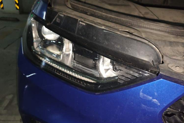 Used Wey VV5 2017 2.0T Ultra-Luxury Version Right Front Headlight
