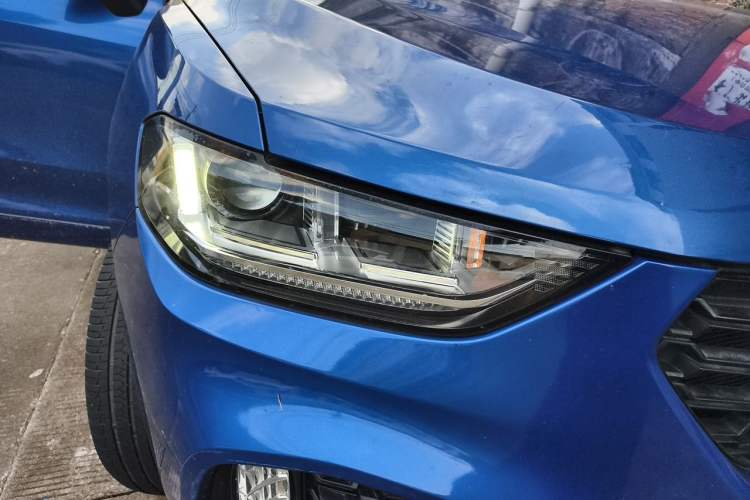 Used Wey VV5 2017 2.0T Ultra-Luxury Version Right Front Headlight
