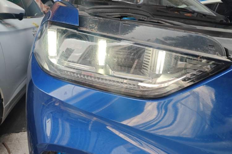 Used Wey VV5 2017 2.0T Flagship Edition Right Front Headlight