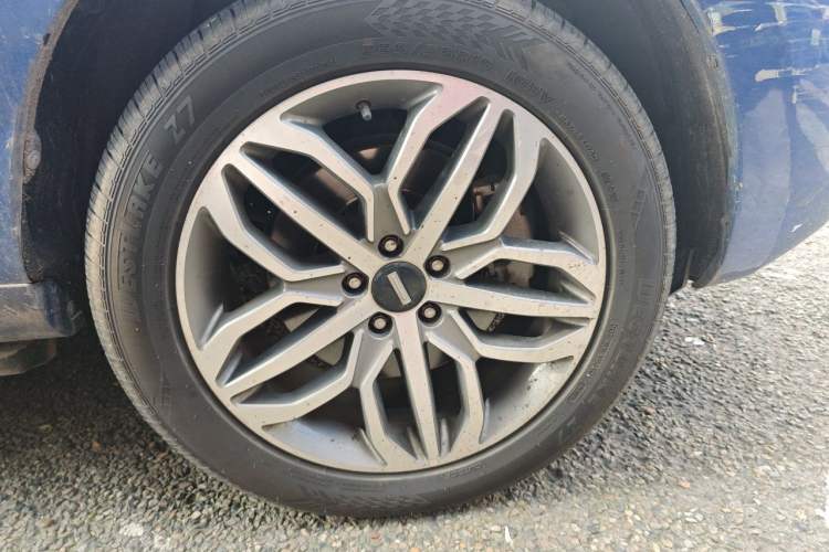 Used Wey VV5 2017 2.0T Ultra-Luxury Version Right Front Wheel Hub