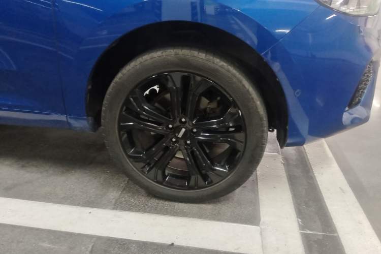 Used Wey VV5 2017 2.0T Flagship Edition Right Front Wheel Hub