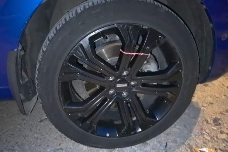 Used Wey VV5 2017 2.0T Flagship Edition Right Front Wheel Hub