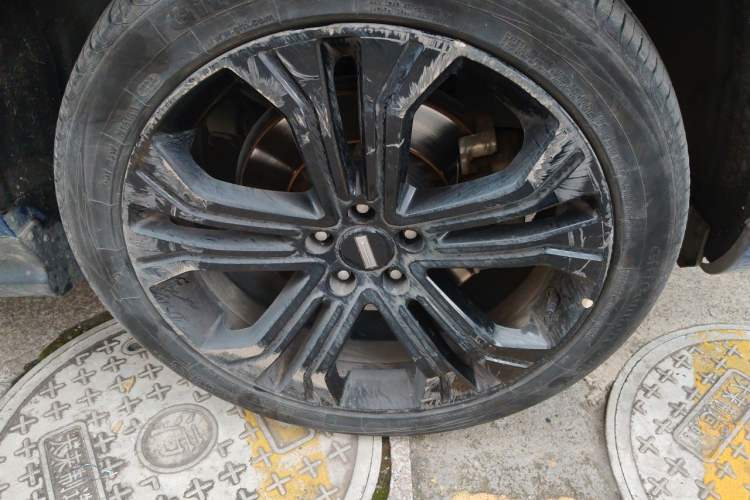 Used Wey VV5 2017 2.0T Flagship Edition Right Front Wheel Hub