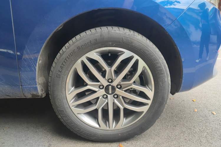 Used Wey VV5 2017 2.0T Ultra-Luxury Version Right Front Wheel Hub