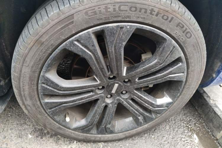 Used Wey VV5 2017 2.0T Flagship Edition Right Front Wheel Hub
