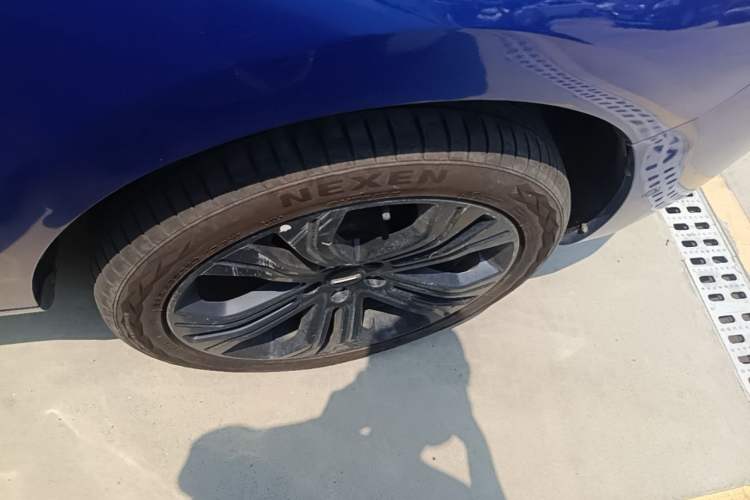 Used Wey VV5 2017 2.0T Flagship Edition Right Front Wheel Hub