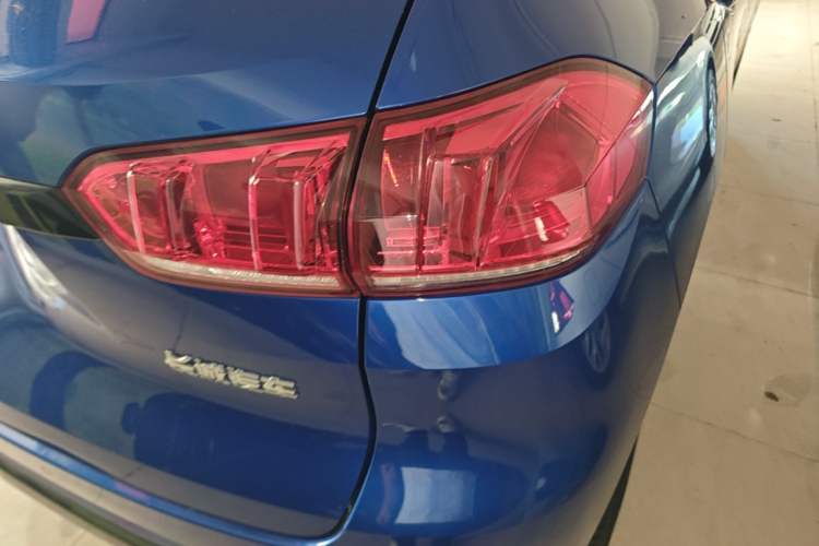 Used Wey VV5 2017 2.0T Ultra-Luxury Version Right Rear Taillight