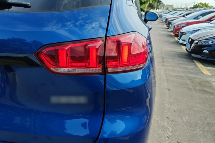 Used Wey VV5 2017 2.0T Ultra-Luxury Version Right Rear Taillight