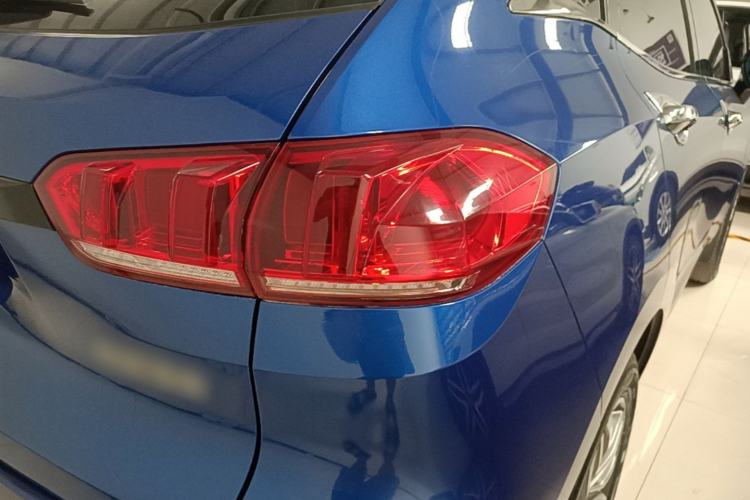 Used Wey VV5 2017 2.0T Ultra-Luxury Version Right Rear Taillight