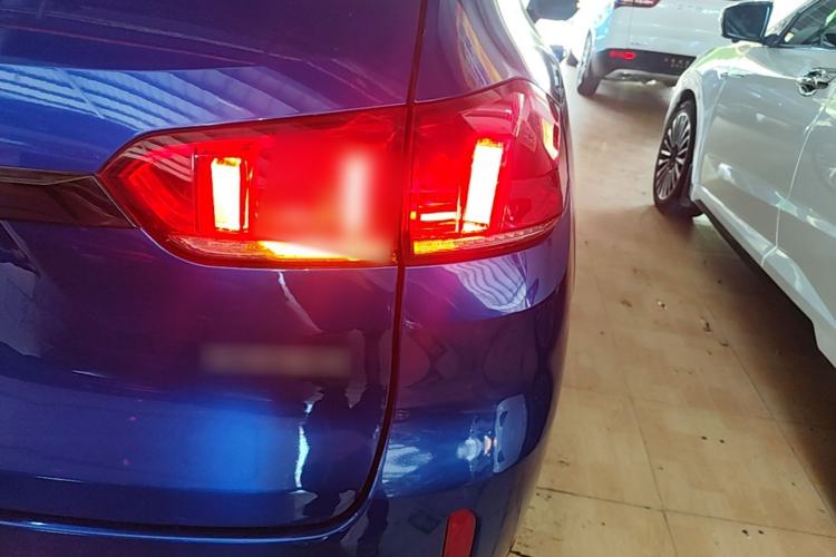 Used Wey VV5 2017 2.0T Ultra-Luxury Version Right Rear Taillight