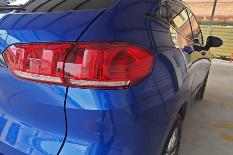 Used Wey VV5 2017 2.0T Ultra-Luxury Version Right Rear Taillight
