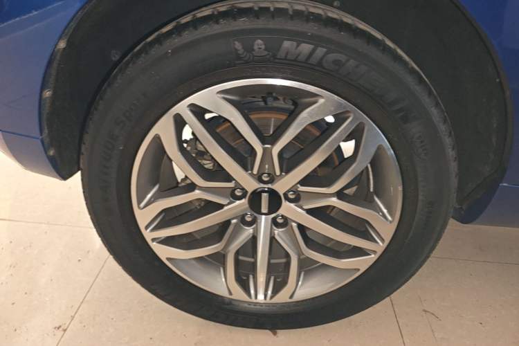 Used Wey VV5 2017 2.0T Ultra-Luxury Version Right Rear Wheel Hub