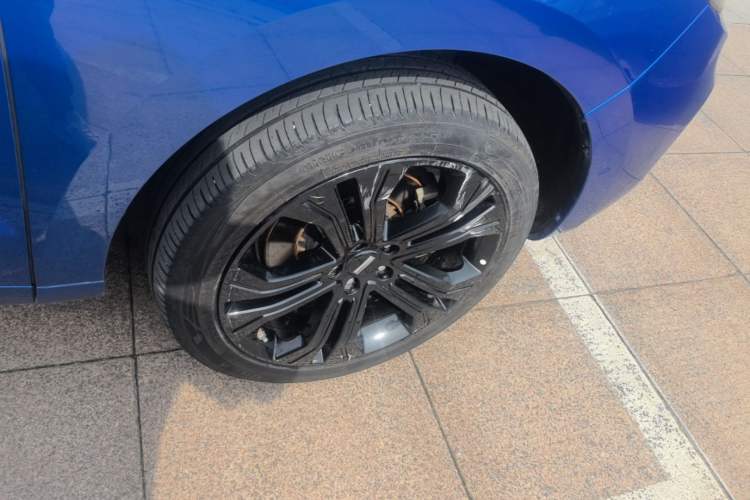 Used Wey VV5 2017 2.0T Flagship Edition Right Rear Wheel Hub