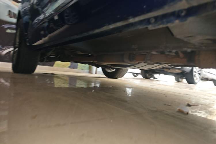 Used Wey VV5 2017 2.0T Ultra-Luxury Version Right Side Sill