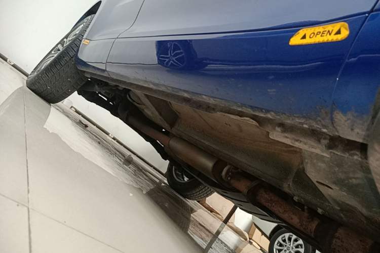 Used Wey VV5 2017 2.0T Ultra-Luxury Version Right Side Sill