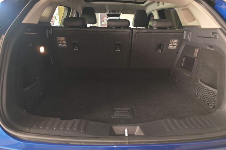 Used Wey VV5 2017 2.0T Ultra-Luxury Version Trunk