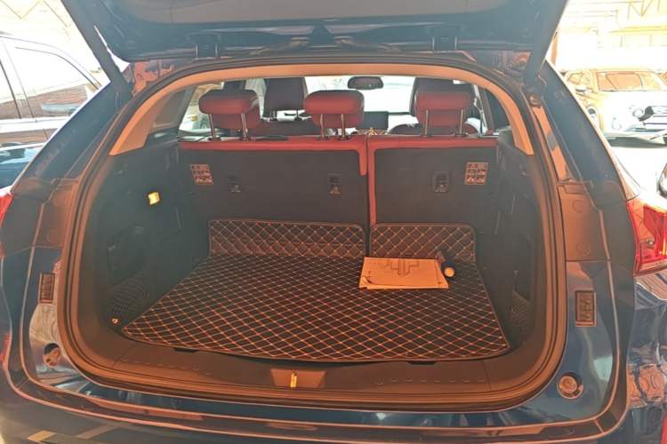 Used Wey VV5 2017 2.0T Ultra-Luxury Version Trunk