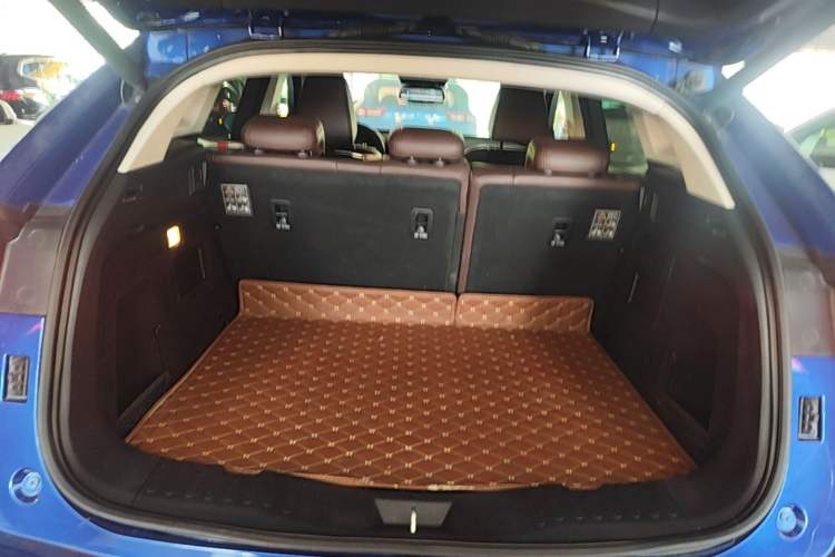 Used Wey VV5 2017 2.0T Ultra-Luxury Version Trunk