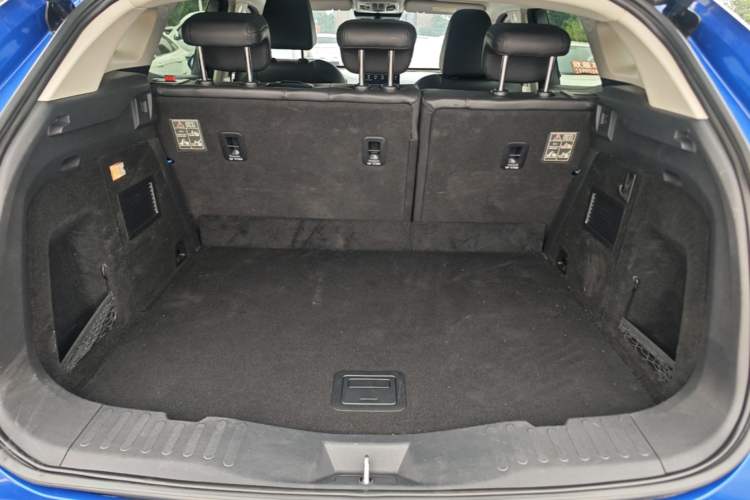 Used Wey VV5 2017 2.0T Ultra-Luxury Version Trunk