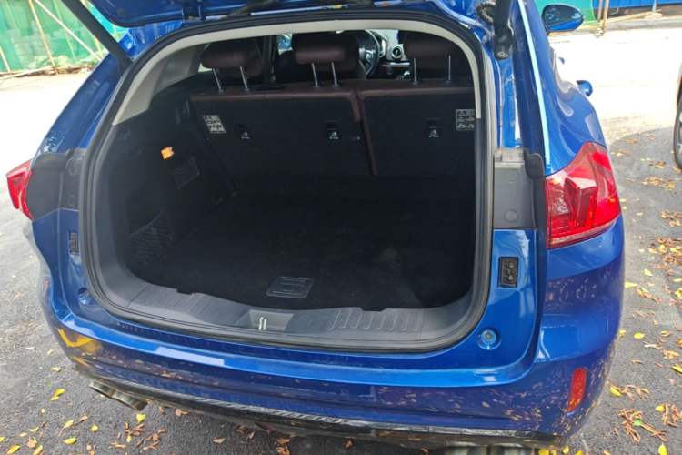 Used Wey VV5 2017 2.0T Ultra-Luxury Version Trunk