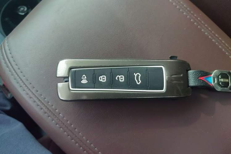 Used Wey VV5 2017 2.0T Ultra-Luxury Version Vehicle Key