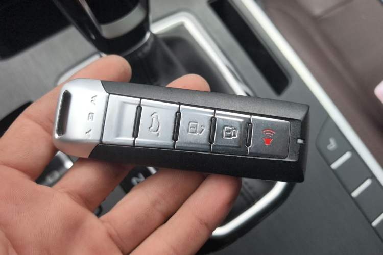 Used Wey VV5 2017 2.0T Ultra-Luxury Version Vehicle Key