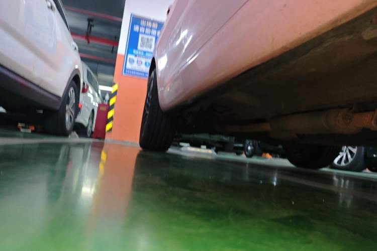 Used Wey VV5 2017 2.0T Ultra-Luxury Version Chassis Front Right